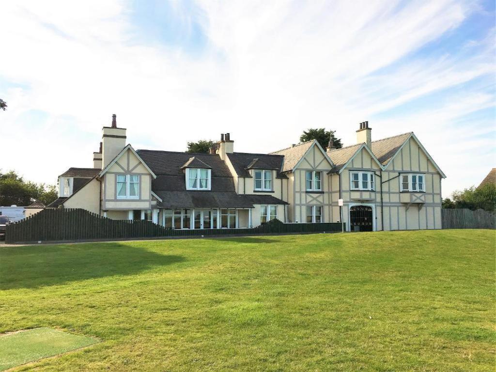 Grey Harlings Rooms Angus Exterior photo
